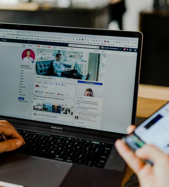 Facebook-Social-Media